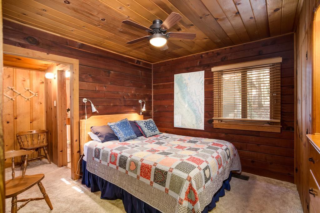 Chalet 53 Creekside Wawona